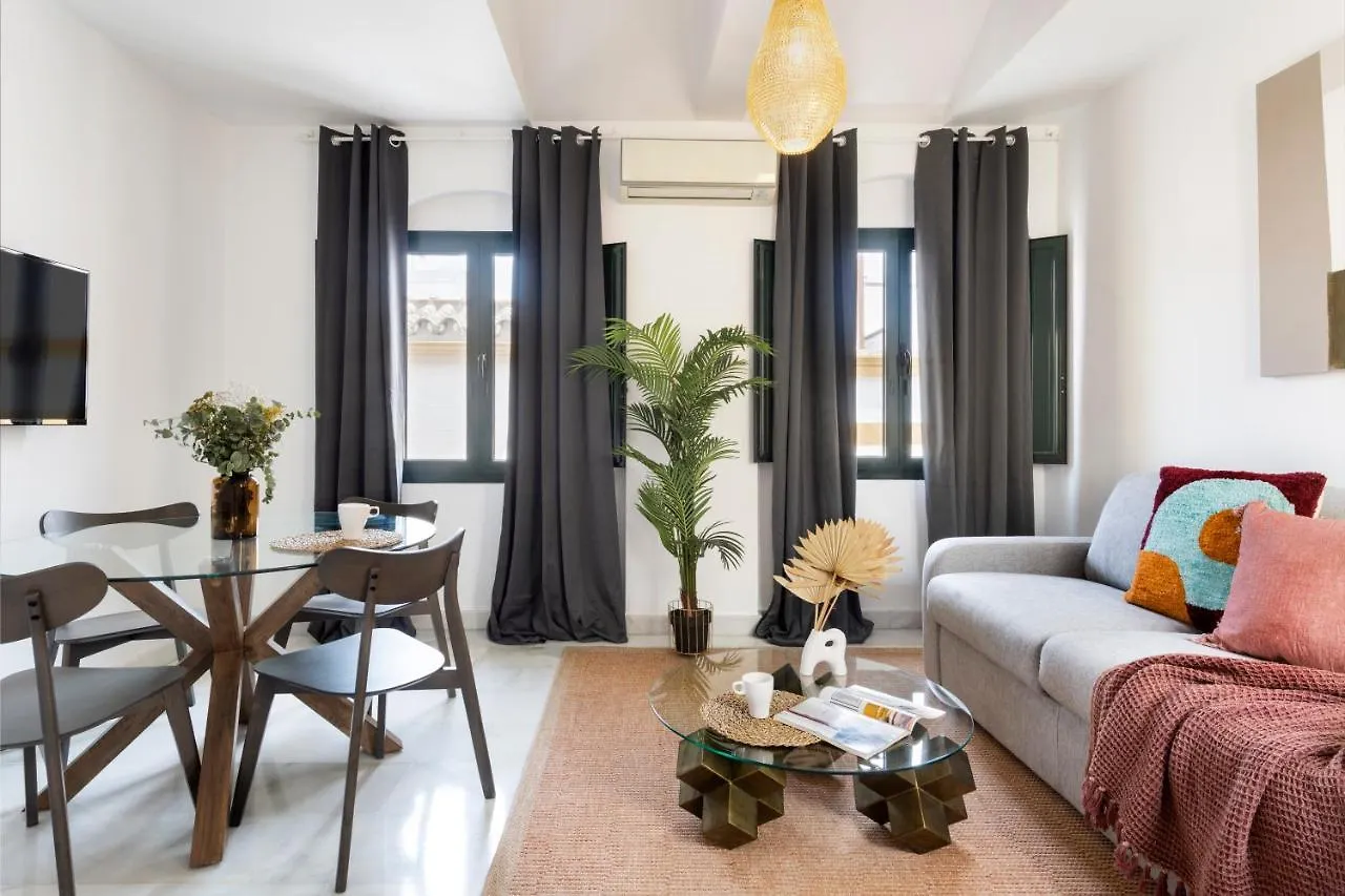 Suites Maestranza - Refinadores By Magno Apartments Seville Spain
